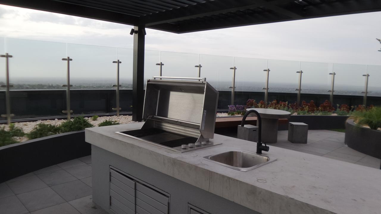 Whitehorse Towers Self Service Holiday Apartment Box Hill Dış mekan fotoğraf